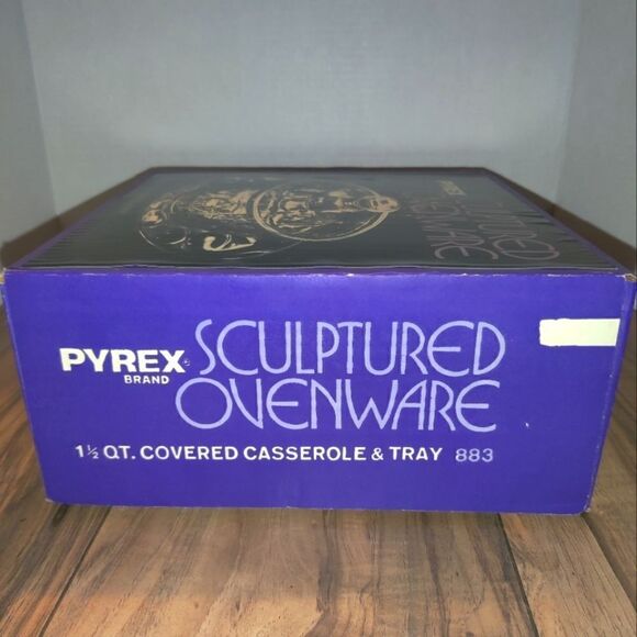 Pyrex Sculptured Ovenware 1 1/2 QT covered casserole w/tray 883 New Sealed. - Picture 5 of 7